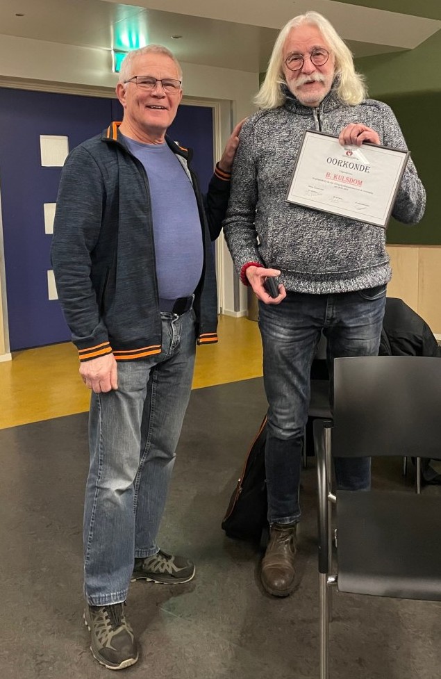 Koorlid Ben Kulsdom gehuldigd voor 12,5-jarig lidmaatschap